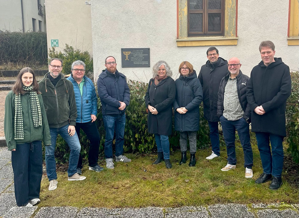 Jüdisches Leben im Landkreis Würzburg MdB Marlene Schönberger besucht Höchberg